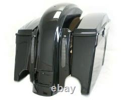 Extended saddlebags with CVO Dual Cut Stretched Rear Fender 4 Harley Touring 09-13