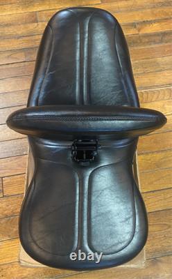 Le Pera Maverick Stitched Seat & Backrest fits 2023-2025 Harley Touring FLTR